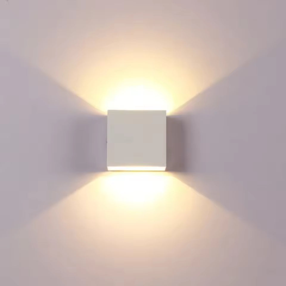 BrightCube | LED Wandlampe – einstellbarer Lichtstrahl für stimmungsvolle Beleuchtung